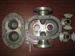 Usure par abrasion sur une pompe à lobes dans l’industrie chimique.